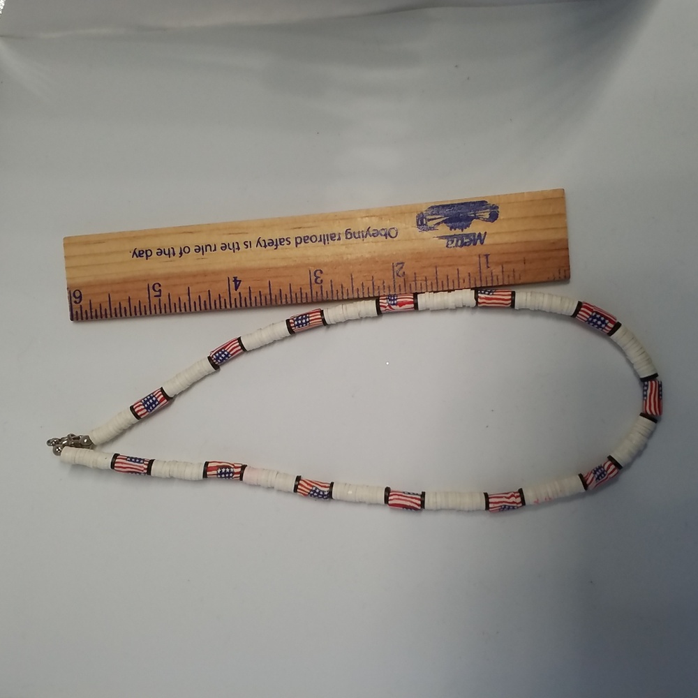 3/$15 CLAIRE'S Necklace USA Flag Bead - Picture 2 of 2